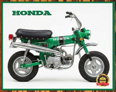 Honda CT70 – Candy Emerald Green (1970) - Premium Aluminum Metal