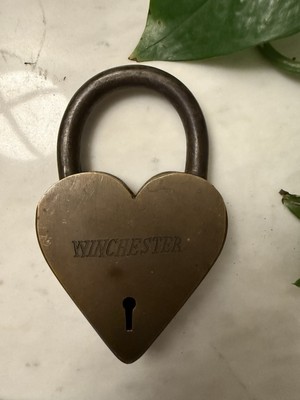 Winchester Rifles Padlock Heart Lock - missing key