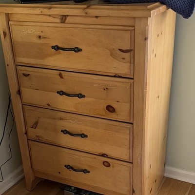 Light Wood Bedroom Furniture Set - Dresser, Mirror, Nightstand, 8 Drawers