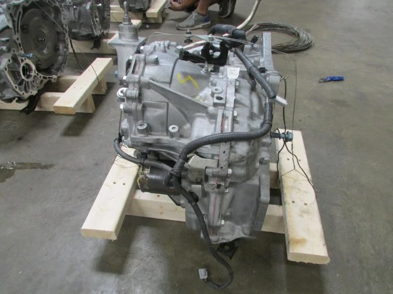 Nissan Rogue Sport Qashqai 2018 2019 transmisión 3 k millas AWD ID 31020-70X9E Foto 2 de 4