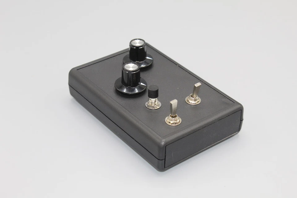 Circuit Bent Colorizer Deformation Lo Fi Video Glitch Synth + RCA Cables - Image 3 of 4