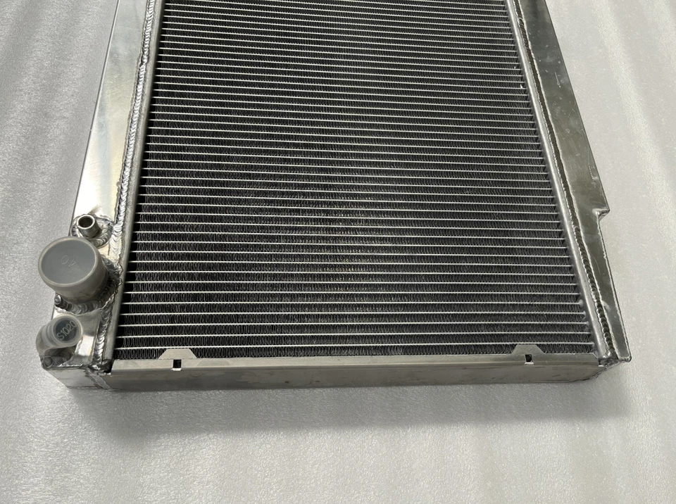 Radiador apto para Mercedes-Benz R107 350SL; C107 350 SLC 1971-1980, ancho total: 25" Foto 4 de 4