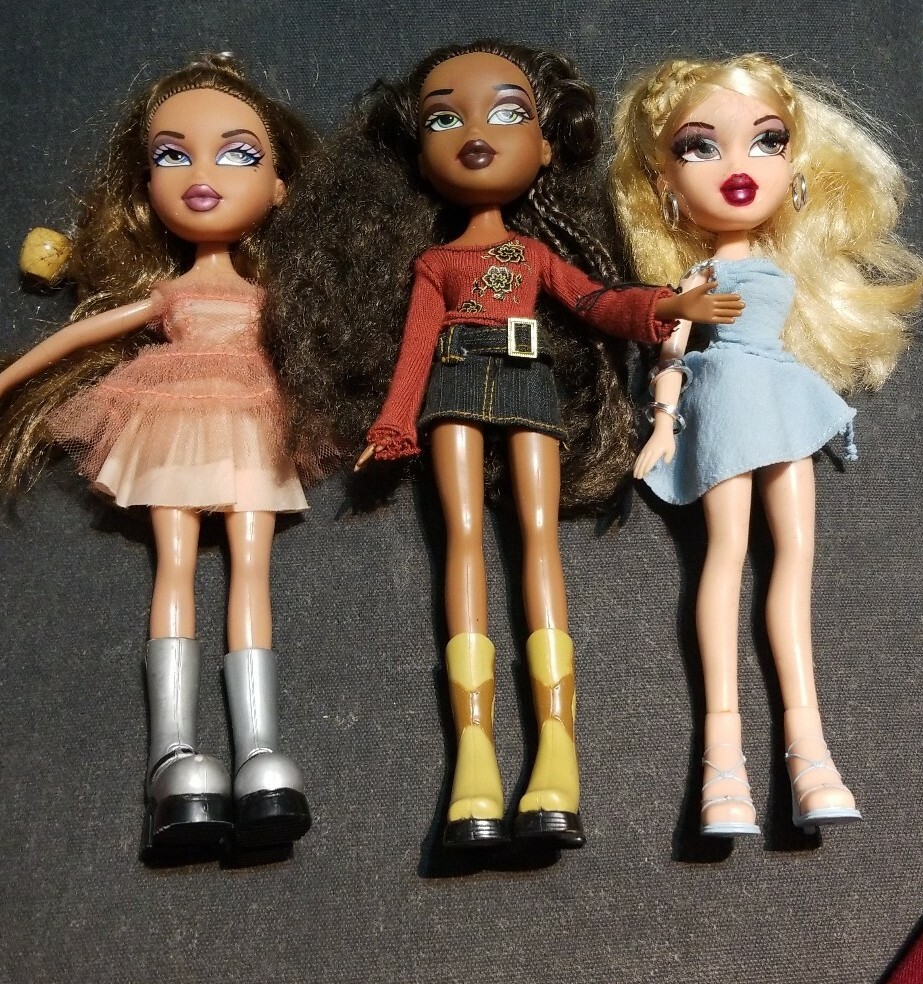 bratz dolls with blue eyes