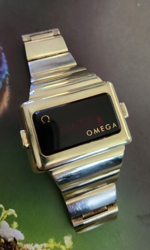 Circa 1970's OMEGA TC2 LED Display watch & Orig. Bracelet, Professional Restored - Picture 2 of 13