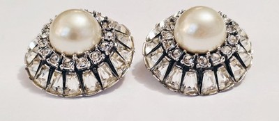 Beautiful Signed Ciner Domed Clear Rhinestone & Faux Pearl Clip-on Earrings