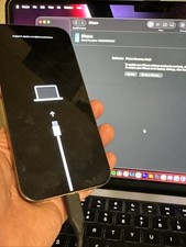 Iphone 16 Pro Max Excellent Condition / LOCKED 🔐