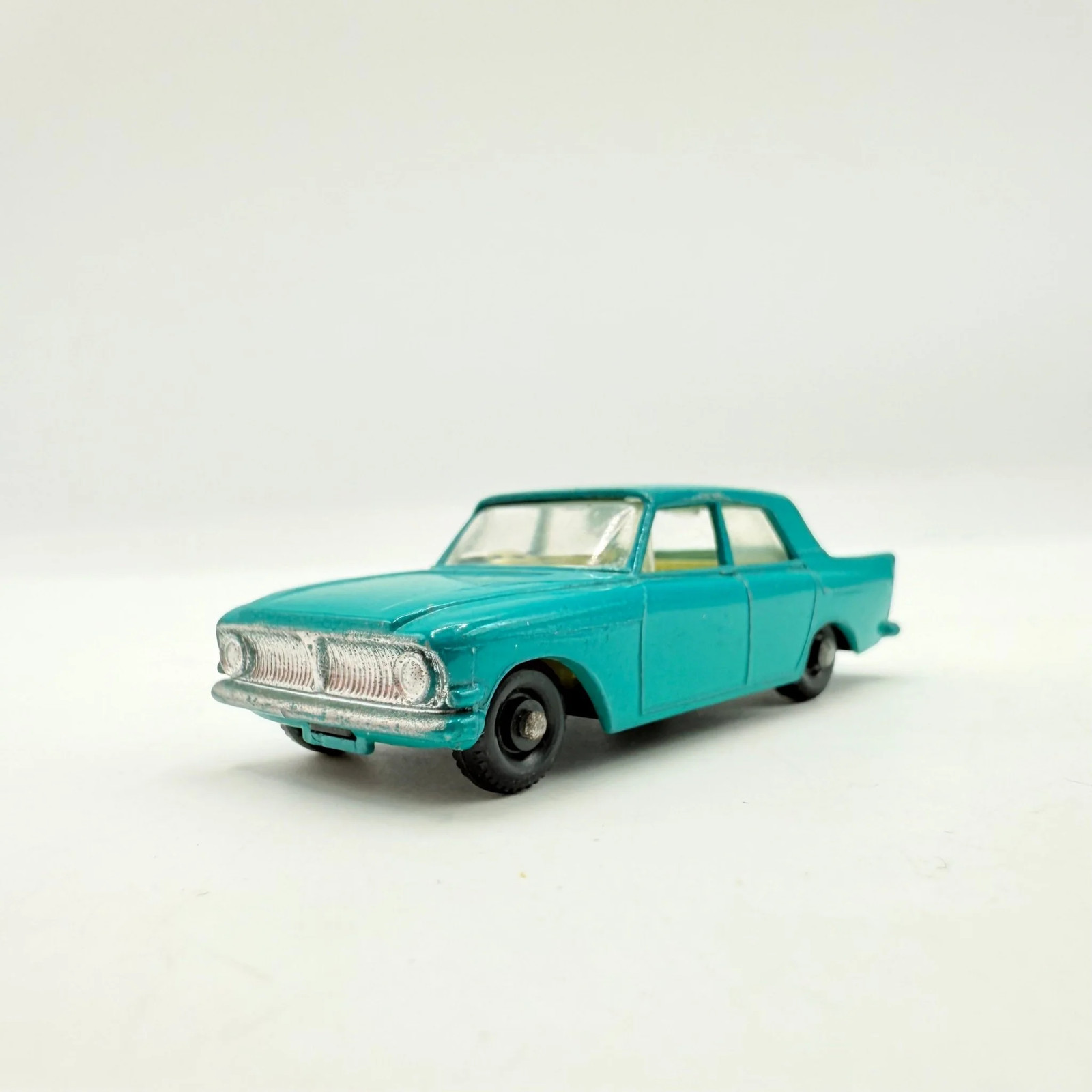 Matchbox 33b, Ford Zephyr 6 - Free Price Guide & Review