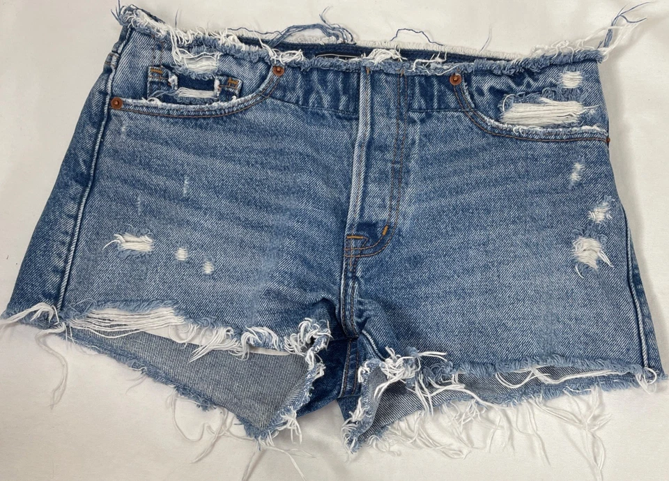 Abercrombie & Fitch Women's Distressed Denim Shorts Size 0 W25 Medium Wash Raw - Image 3 of 4