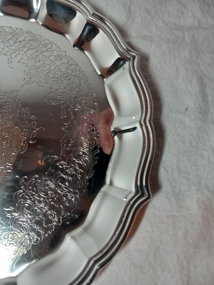 Vintage E G Webster & Son International Silver #3570 Round Scalloped Platter - Image 4 of 4