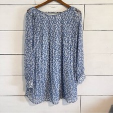 Urban Outfitters Kimchi Blue long sleeve floral blue dress size medium. EUC