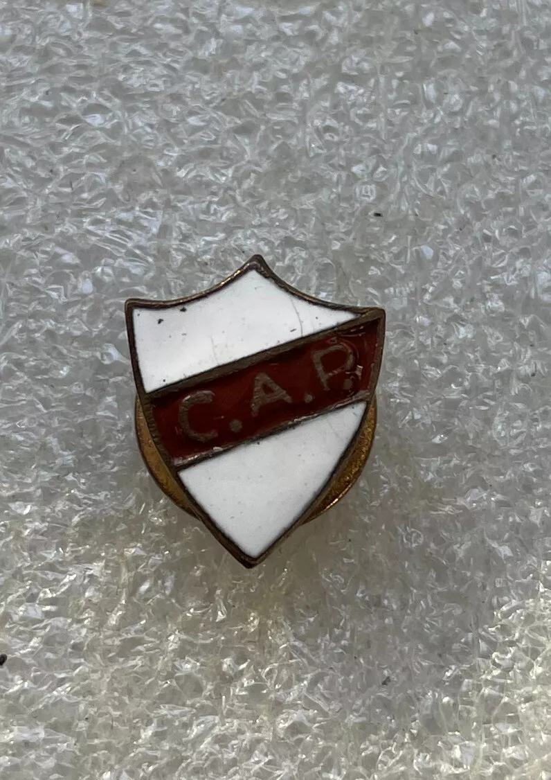 Rare Vintage pin badge ARGENTINA CLUB ATLETICO PLATENSE FOOTBALL CLUB CAP  enamel