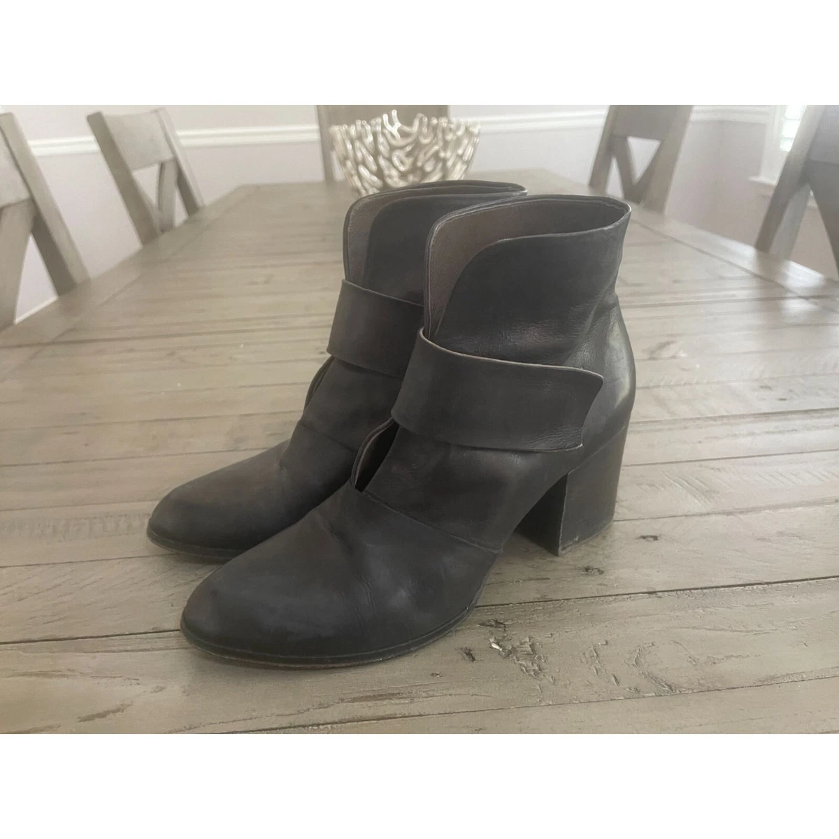 COCLICO Deep V Front Block Heel Ankle Boots Black Leather Size