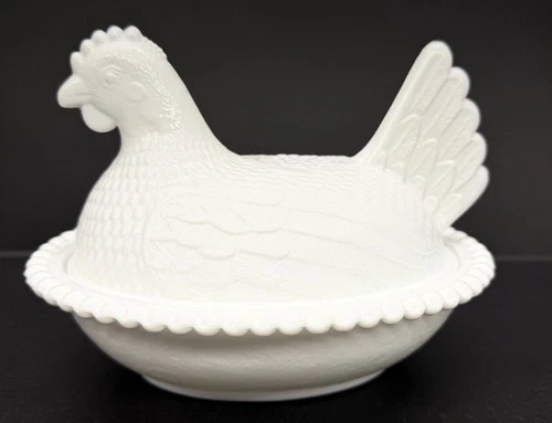 Vintage Indiana Milk Glass Hen On Beaded Nest Covered Dish Little Chip L@@K Nice