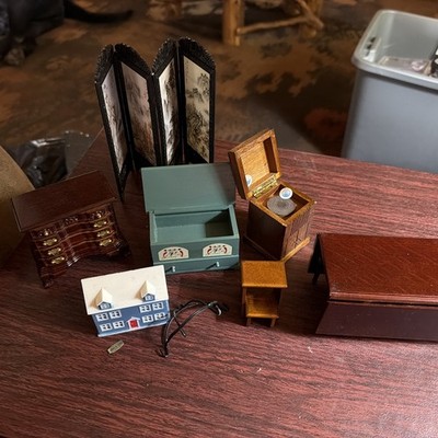 Vintage Dollhouse Miniature Furniture Lot 7 Pieces Screen Table Record Player