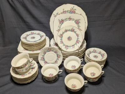 Bohemia Royal Ivory Windsor #2661 53-teiliges Set Fine China rosa blau geblümt - Bild 1 von 4