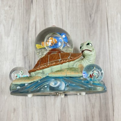 Disney Musical Water Globe - Finding Nemo w/Crush, Squirt & Dory