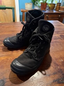 Palladium canvas boots women 9.5