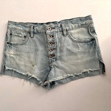 Free People Womens Light Wash Distressed Denim Cut Off Shorts Button Fly Size 27