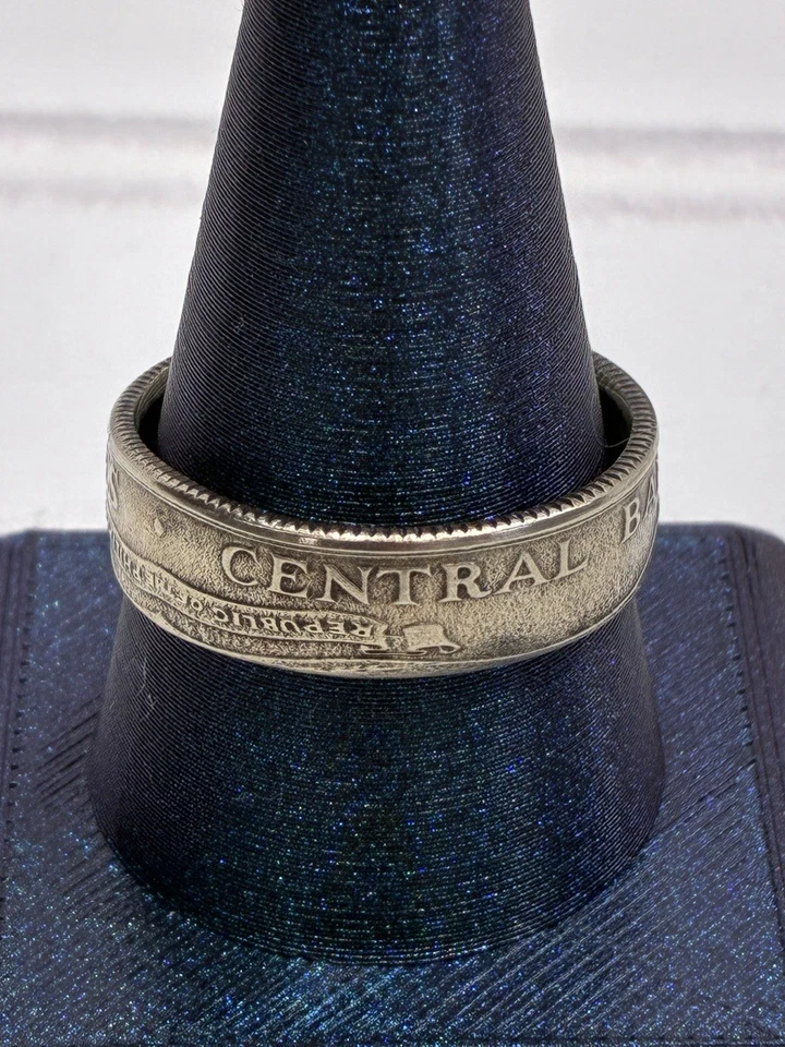 Anillo Hombre Talla 11 Banco Central de Filipinas Hecho de Moneda Foto 3 de 4