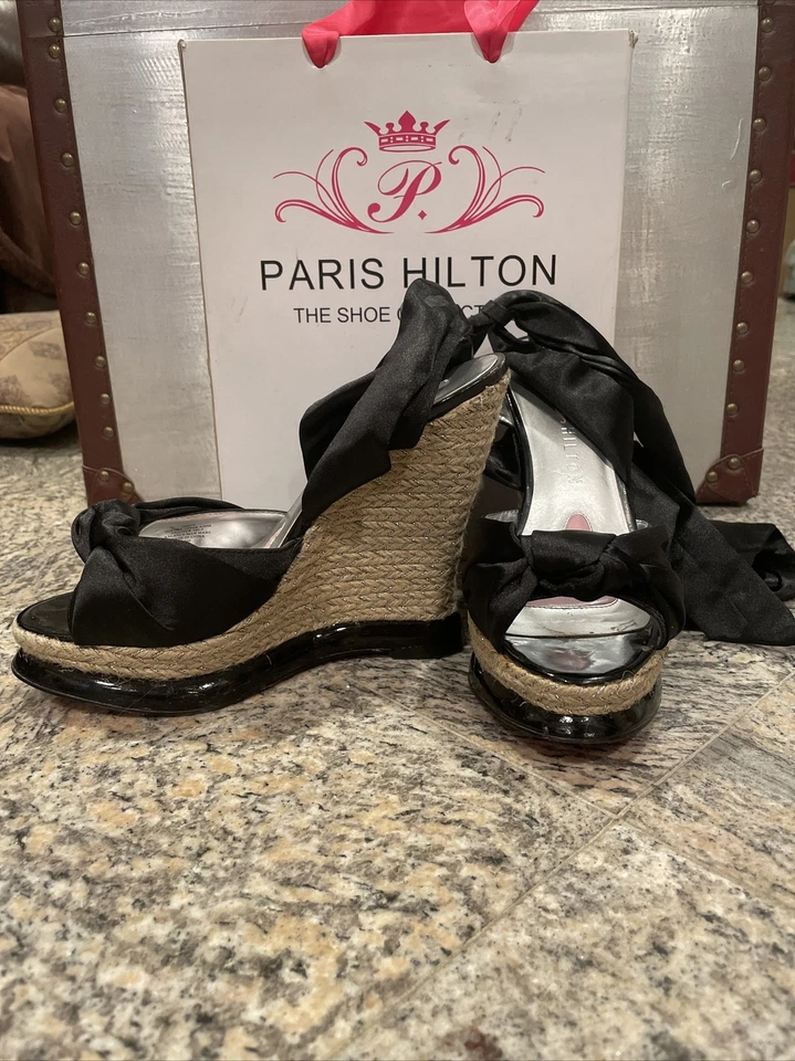 Tacones de cuña Paris Hilton Venus negros satinados talla 8 Foto 2 de 4