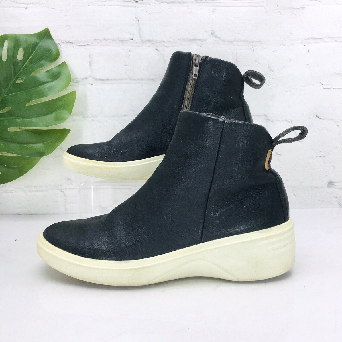 Ecco Soft Ankle Boots Sneakers Womens 36 US Black Leather Zip