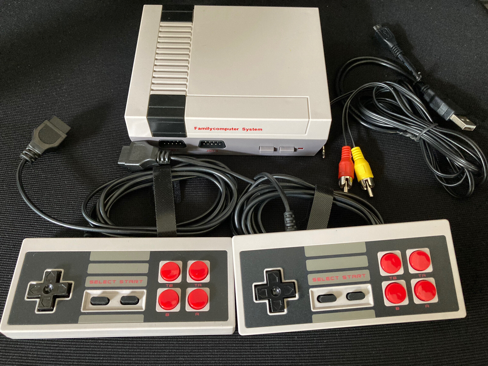 NES MINI CLONE CONSOLE Bundle 548 Games 2 Controllers AV Retro