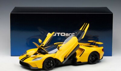 72944 AUTOart 1:18 Ford GT 2017 Yellow / Black Stripe model cars