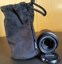 Nikon DX AF-S Nikkor 55-200MM 1:4-5.6G ED/ Bag and Caps