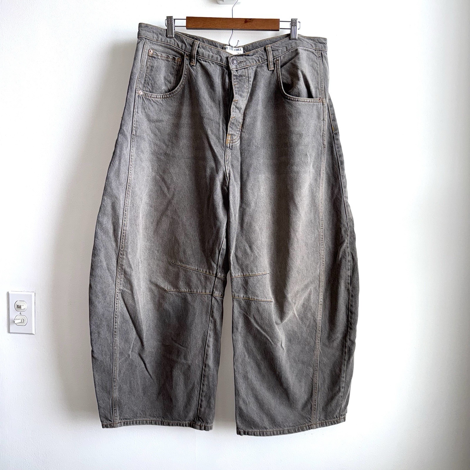 FP We The Free Good Luck Mid Rise Barrel Jeans Size 33