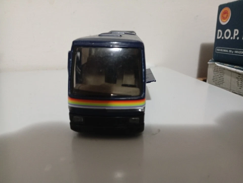 Volvo 149 Pullmann Joal 1/50 - Immagine 2 di 4