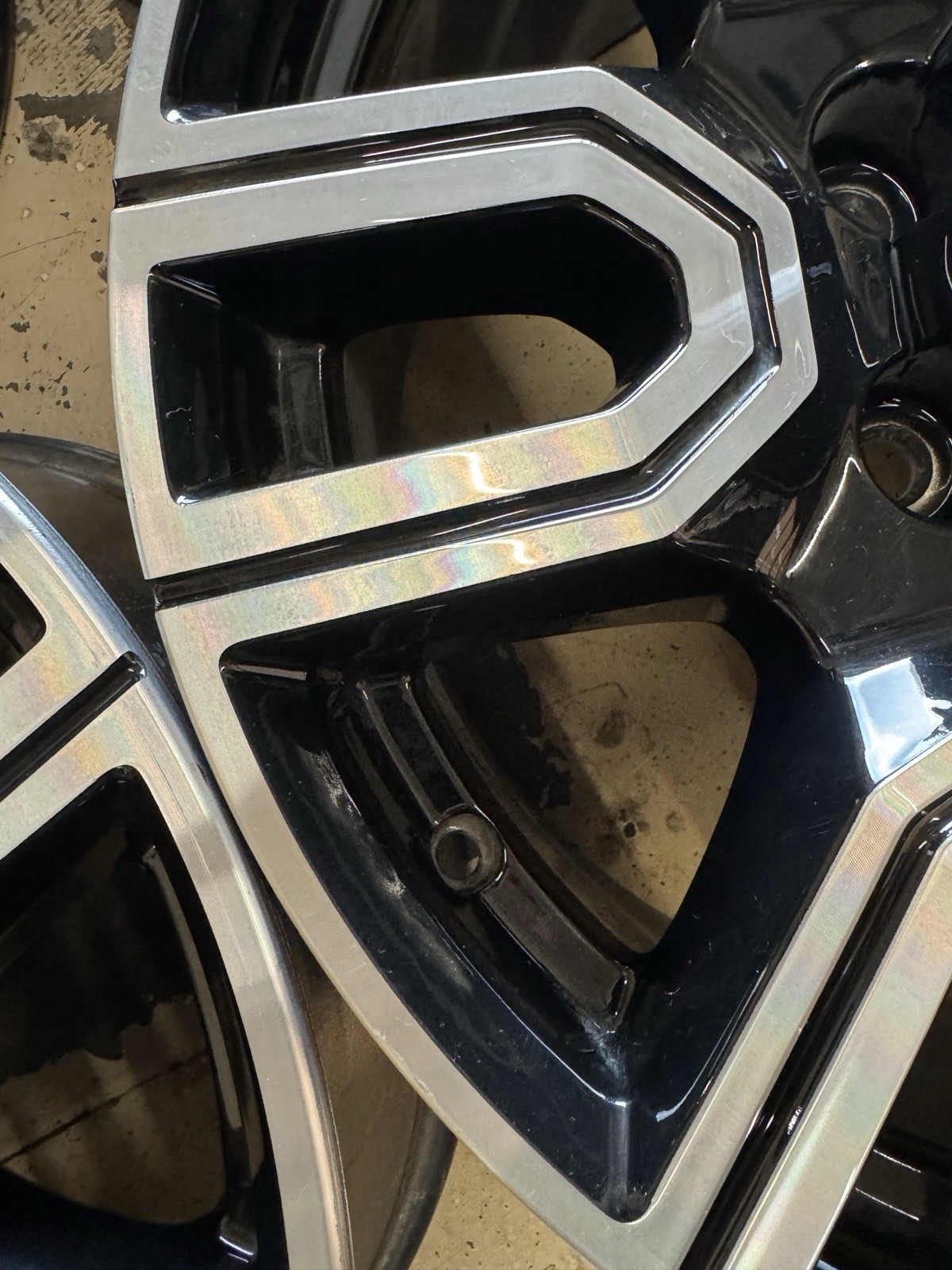 GMC Sierra Denali 2500 3500 2020-2024 OEM Wheel Rim 23377037 5950A W11061