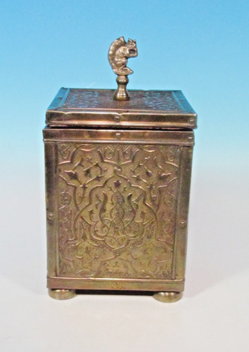 Arts & Crafts Hand Embossed Brass / Tin Lined Oak Squirrel Finial Humidor Box