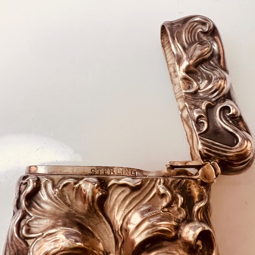 STERLING VESTA CASE MATCH SAFE ART NOUVEAU GORGEOUS CRISP BOLD 3-D REPOUSSE - Picture 3 of 3