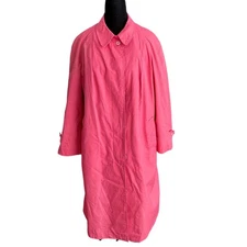 Vintage 1960s  Designer Pink Trench Coat with Removable Lining - By Jero…