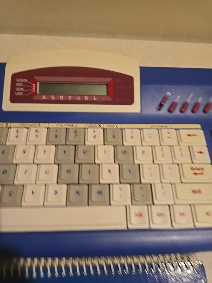 VTech Smart Play Keyboard Wizard Learn to Type w/ Built In Activities Vintage - Image 4 of 4