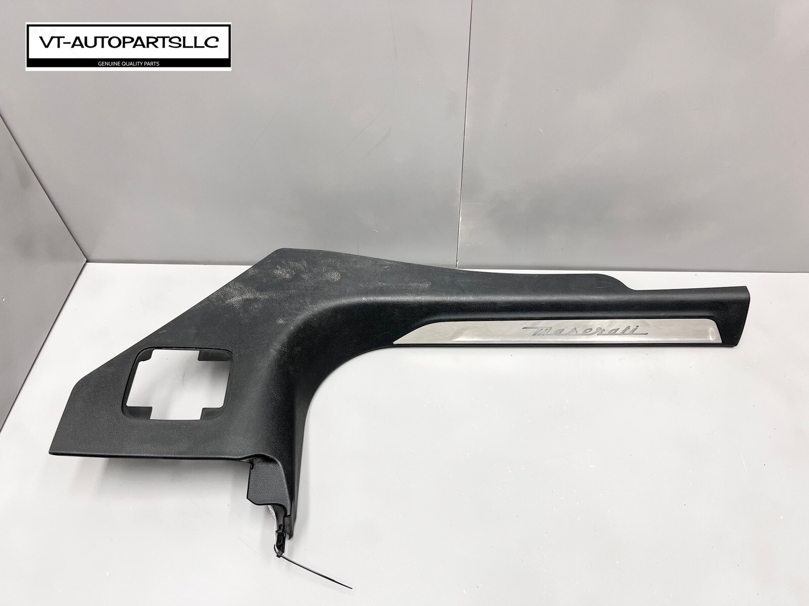 ⭐️2017-2020 MASERATI LEVANTE FRONT LEFT DOOR SILL SCUFF PLATE COVER TRIM PANEL
