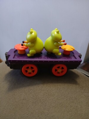 Maison Battat B. The Critter Express Train Drumming Frogs Car