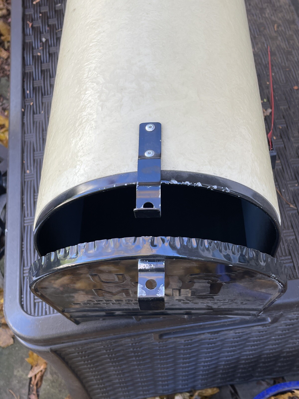 Vintage Bacova Mailbox Large Rural Post Mount with Golden Retriever