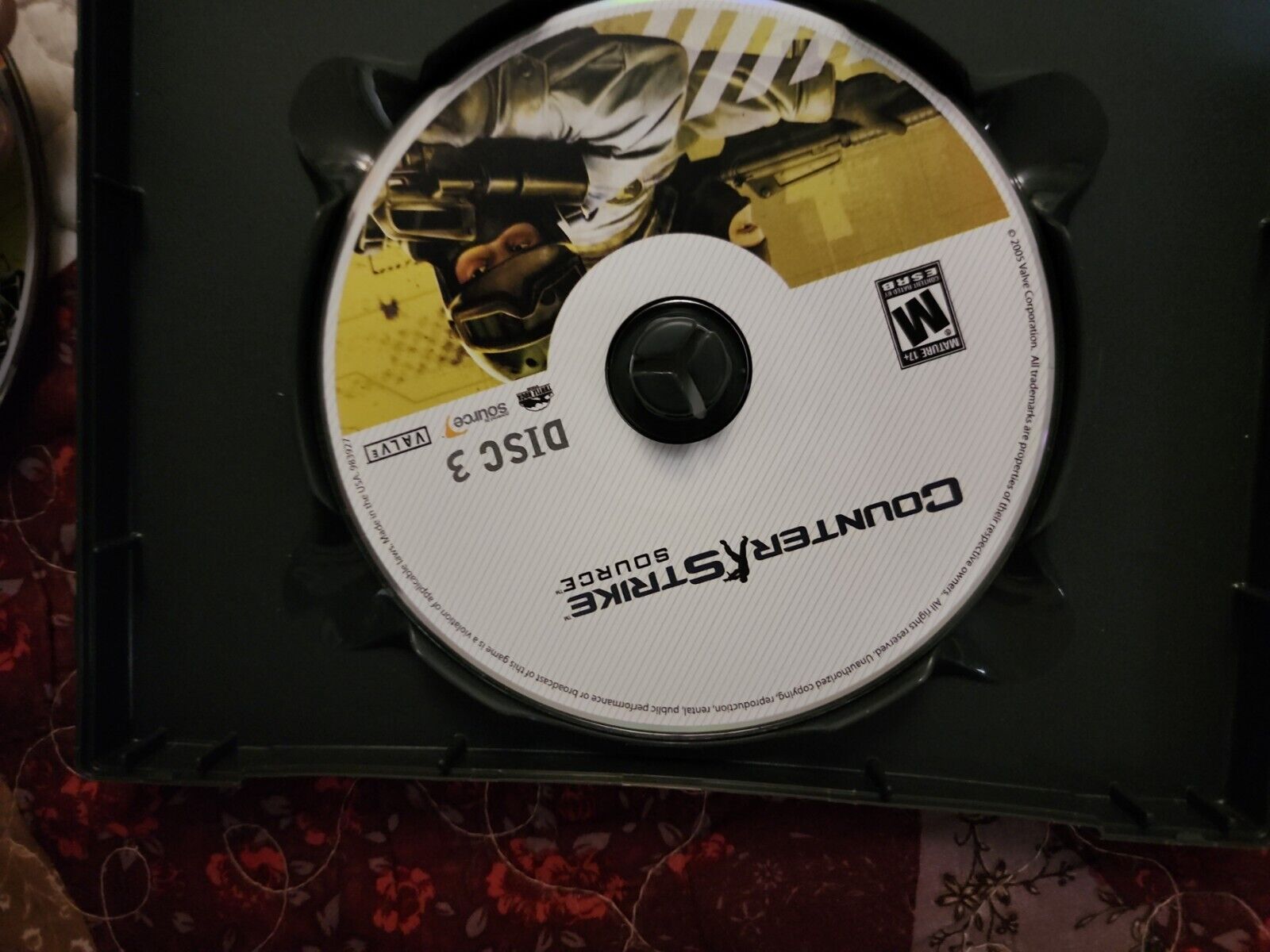 Counter Strike Source PC Game w/ Half Life 2: Deathmatch 4 Discs