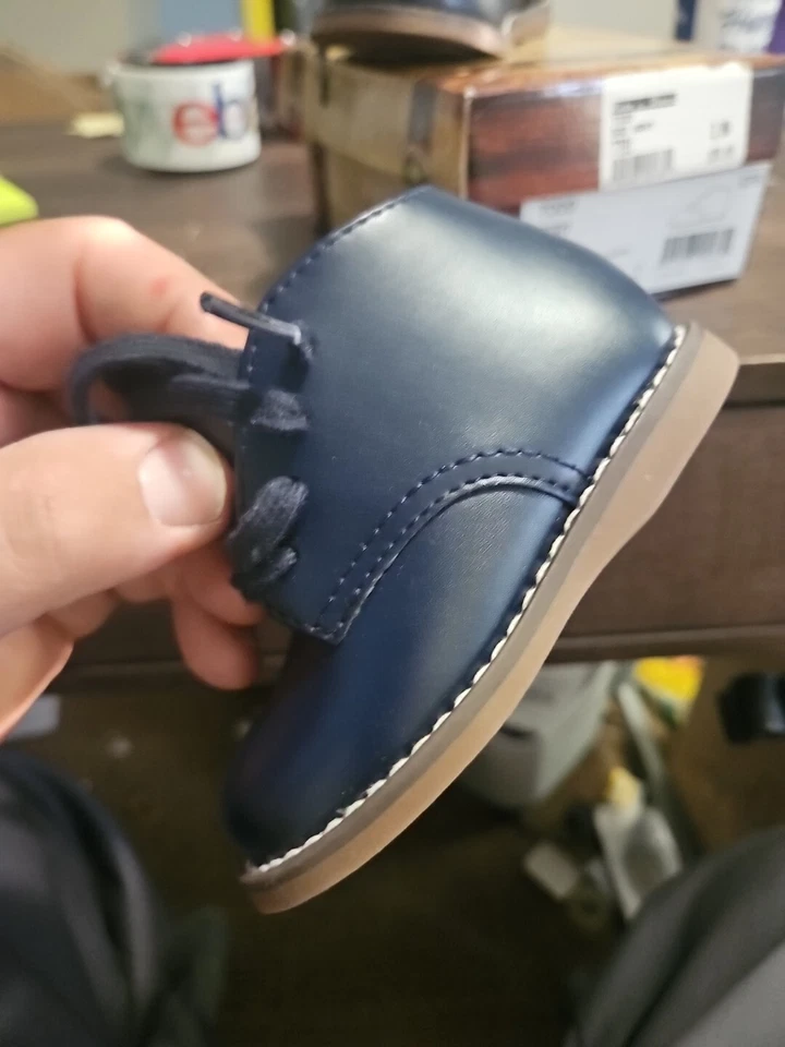 FootMates Todd Cuero Azul Marino, Zapatos para Niños Pequeños, Leer DESCRIPCIÓN  Foto 3 de 4