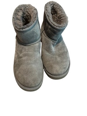 Women s UGG Boots Gray Size 8
