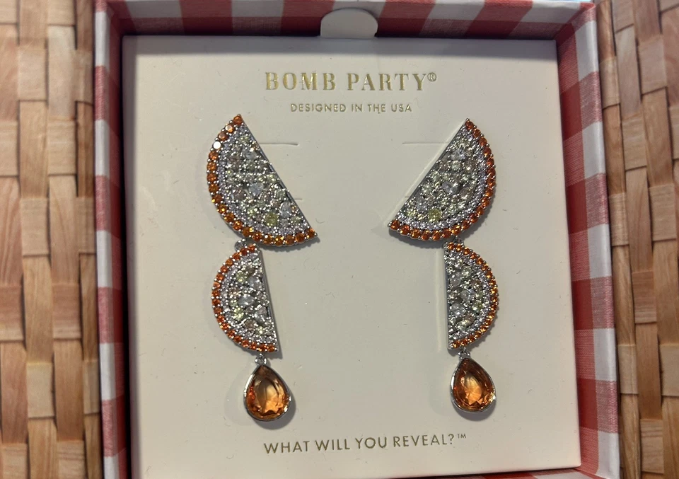 Pendientes frescos Bomb Party Market estrás “Under the Orange Tree” nuevos en caja Foto 3 de 4