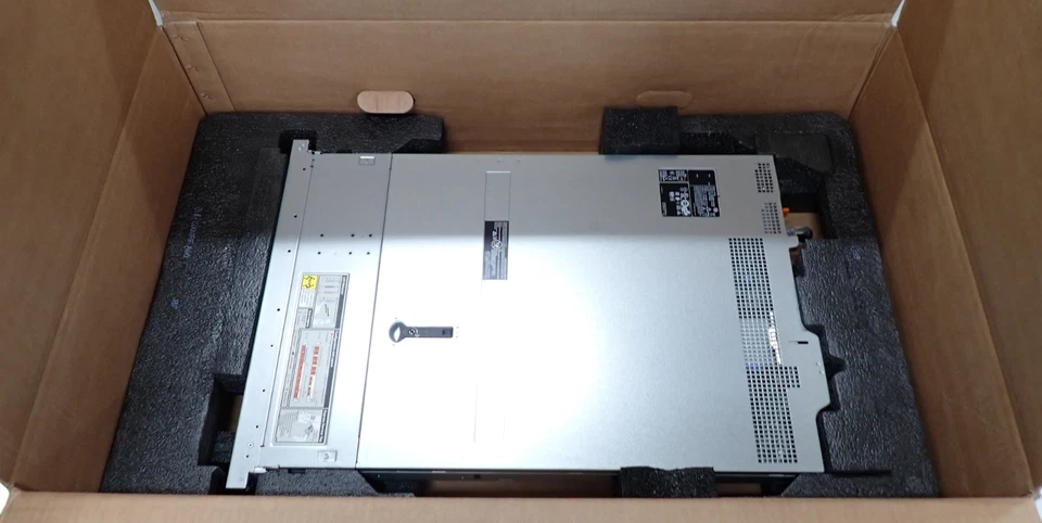 NEW Dell PowerEdge R660xs 12C Silver 4410Y 32GB DDR5 RAM 8-Bay H355 1U Server - Image 4 of 4