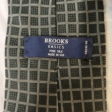 BROOKS BROTHERS Basics 100% Silk Tie USA Made Green Geometric Free Shipping!