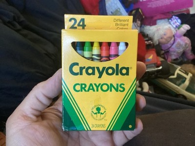 NEW Vintage 1988 Binney & Smith 24 Crayola Crayons Different Brilliant Colors