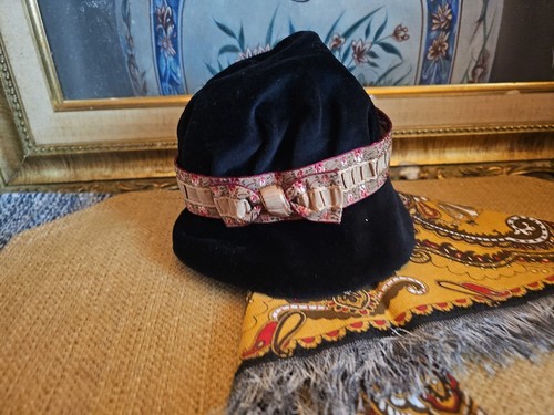 ACCESSORI CLASSICI REBECCA RAGAZZA AMERICANA ~ CAPPELLO ~ SCIALLE ~ NUOVO SENZA SCATOLA - Foto 3 di 22