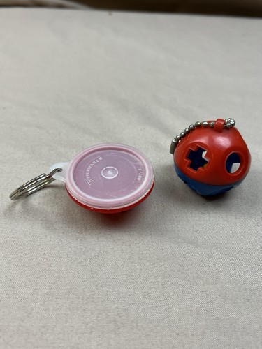 Tupperware Vintage Schlüsselanhänger Form O Spielzeug Kugel & Schüssel mit Deckel - Bild 1 von 6