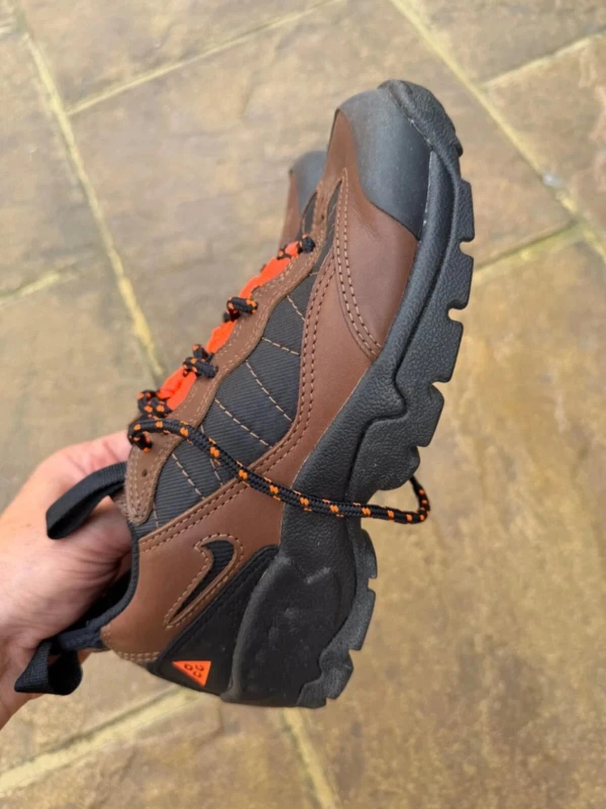 Nike ACG mada uk 4.5 hiking walking trail shoes black hyper crimson trainers
Opens in a new window o