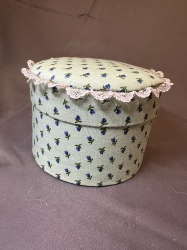 Vintage 1980s Fabric Covered Padded Hat Box Calico Floral Lace Trim Cottagecore
