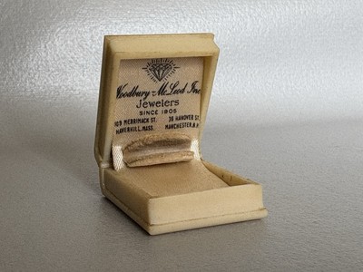 VINTAGE ART NOUVEAU ERA BAKELITE RING PRESENTATION BOX MINT CONDITION 